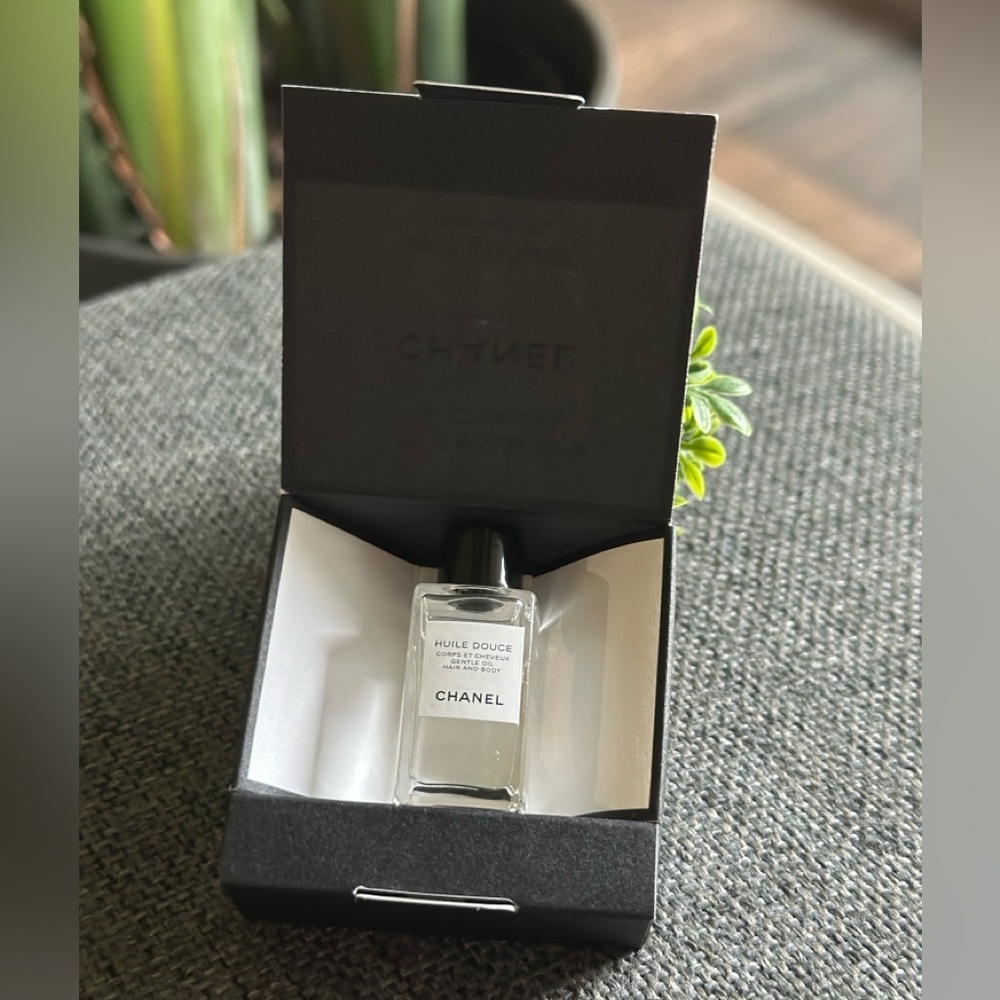NEW CHANEL Gentle Oil Hair and Body 4ML (Sample Size/Travel Size) - Picture 4 of 5